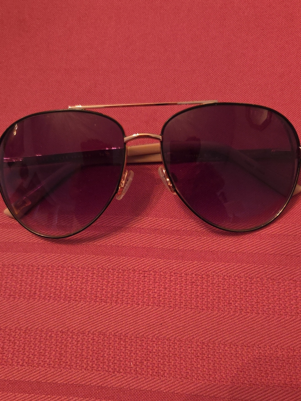Aviator Sunglasses with Gradient Lenses